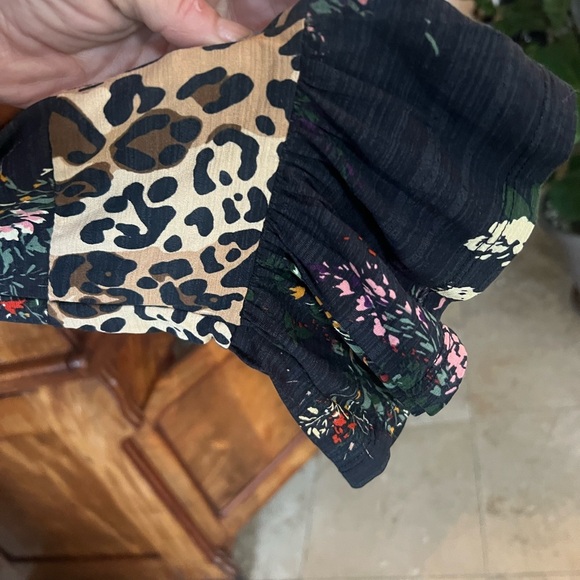 Cupio ladies, long sleeve baby doll style V-neck blouse, NWOT size medium - Picture 8 of 14